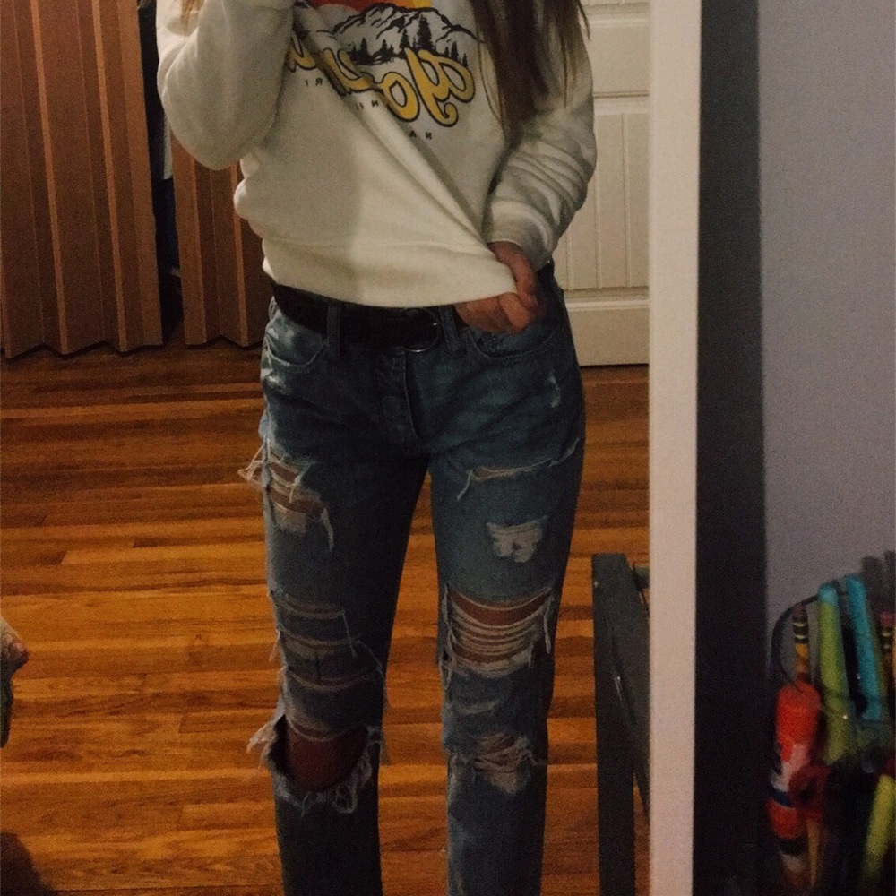 american eagle tomgirl ripped jeans